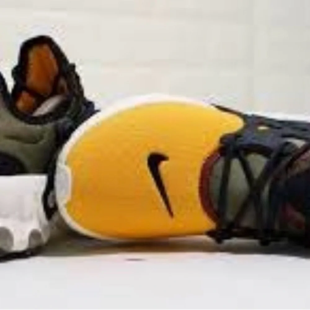 Nike Air React Presto Mid Utility

Men’s Nike Colorful Patterned Fabric - Picture 4 of 7